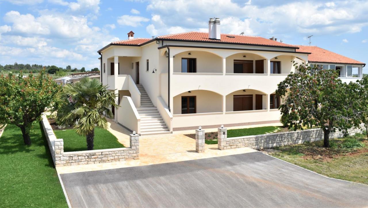 Apartmani Diana Novigrad Istria 외부 사진